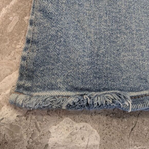 Express Mid Rise Medium Wash Skyscraper Stretch Jeans sz 8 long Slight Kick Hem - Picture 15 of 15